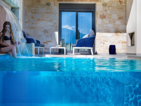 Gut ausgestattete Villa mit Pool und privatem Garten