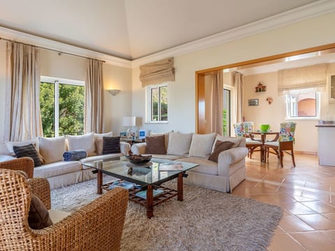 Elegante Ferienwohnung mit Gemeinschaftspool und Wellnessbereich