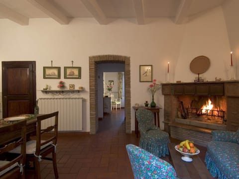 Schöne Unterkunft in einem Schloss, mit Schwimmbad