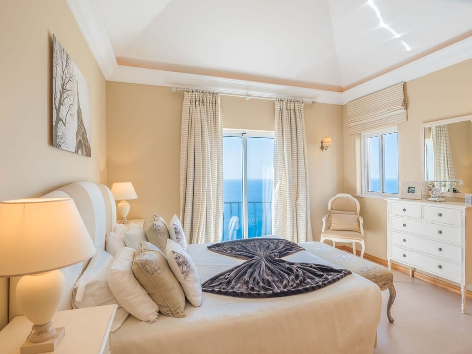 Elegante Ferienwohnung mit Gemeinschaftspool und Wellnessbereich - Funchal