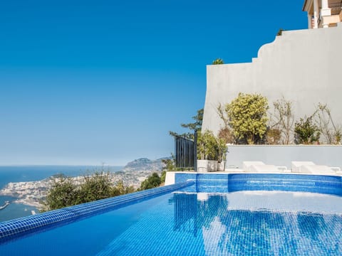 Schönes Ferienhaus in Sao Goncalo mit Privatem Pool