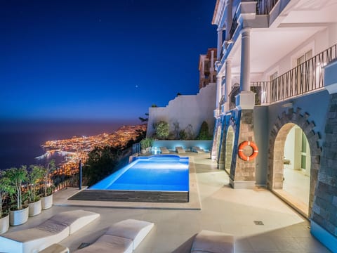 Schönes Ferienhaus in Sao Goncalo mit Privatem Pool