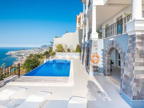 Schönes Ferienhaus in Sao Goncalo mit Privatem Pool
