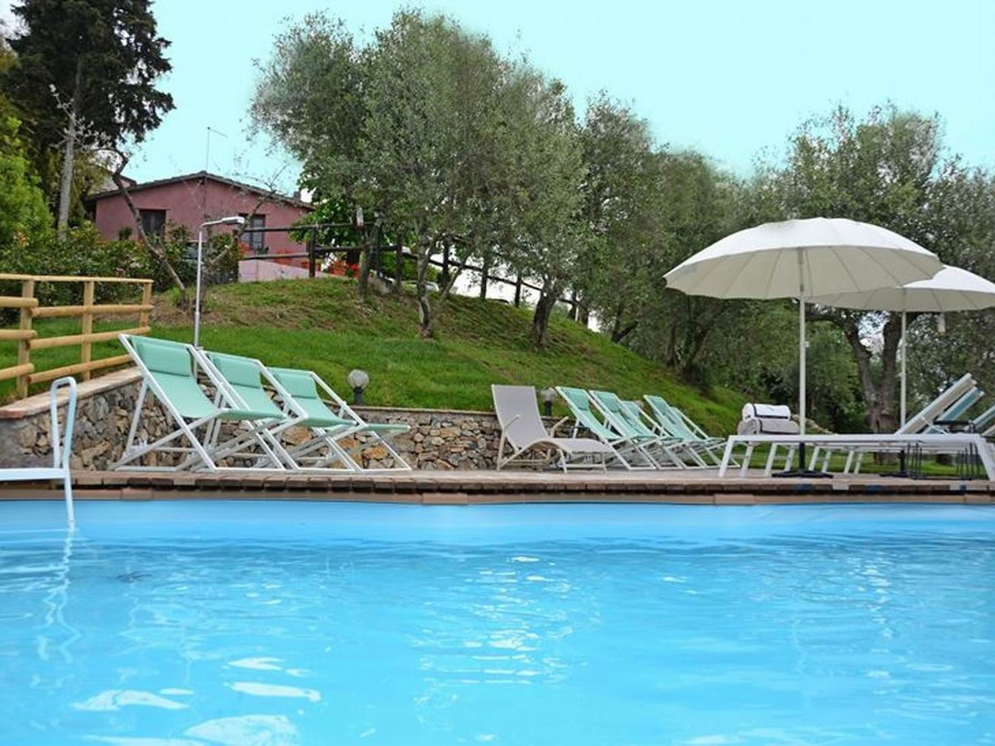 "Gina4" mit Gemeinschaftspool