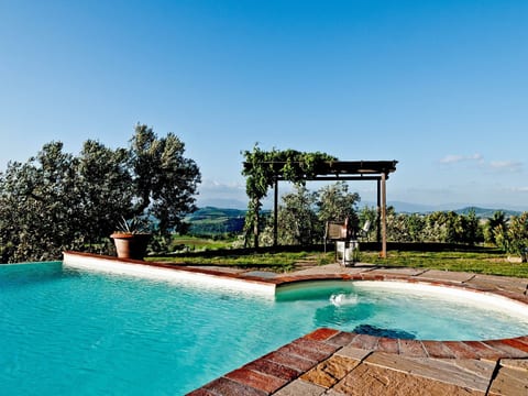 "Colle sotto 4" mit Infinity-Pool