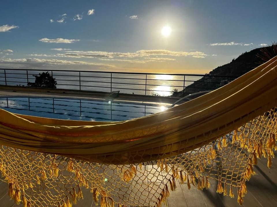 Finca Calheta mit Blick auf das Wasser - Estreito da Calheta