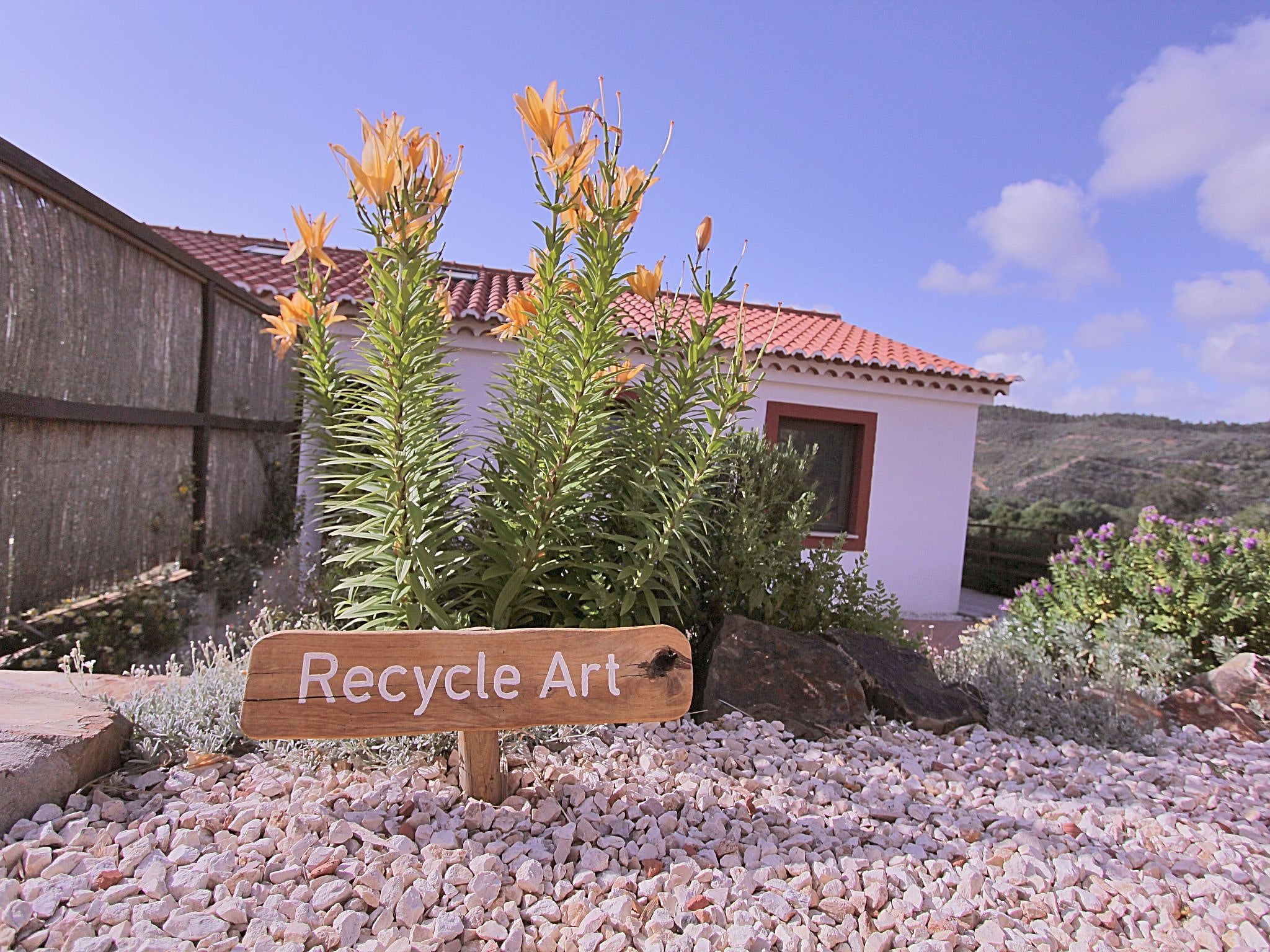 "The Recycle Art" mit Terrasse
