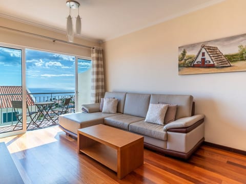 "Garajau View" mit Balkon