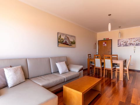 "Garajau View" mit Balkon