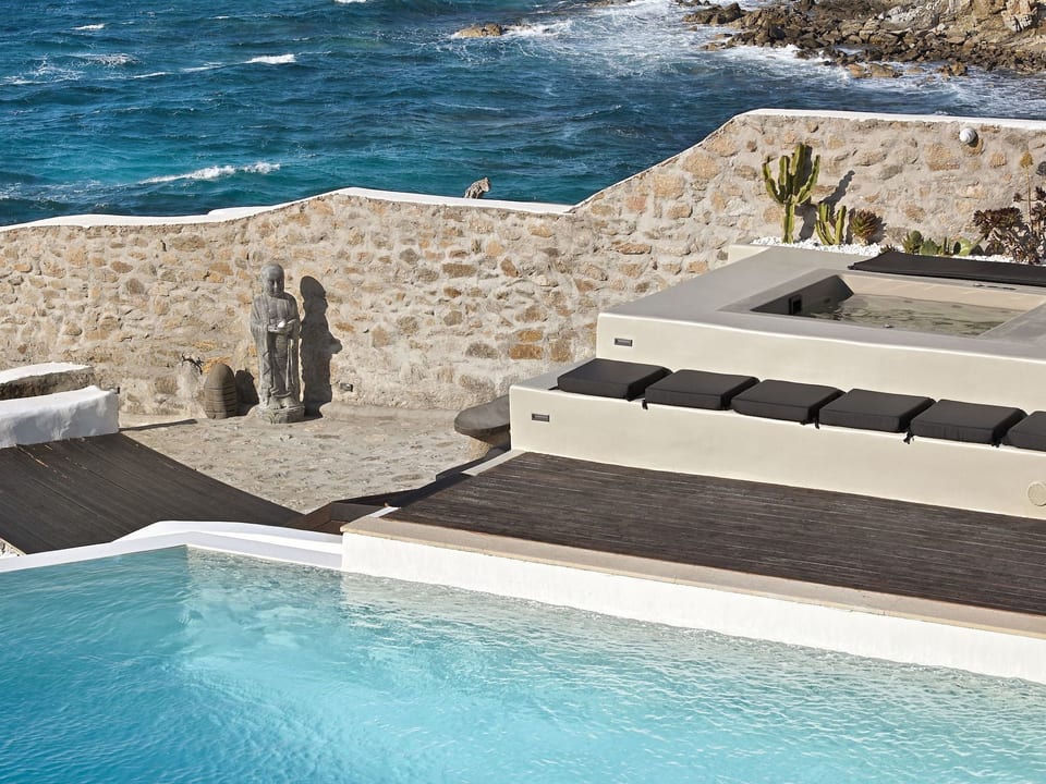 Perle cachée au bord de la mer avec piscine et jacuzzi - Mykonos