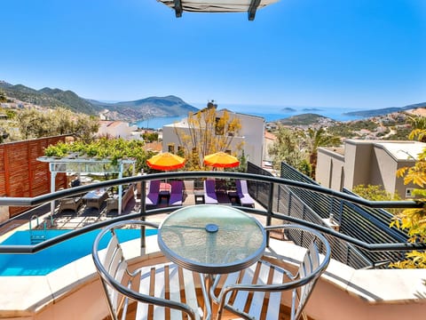 Villa mit Meerblick und privatem Pool