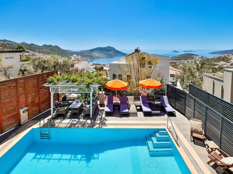 Villa mit Meerblick und privatem Pool