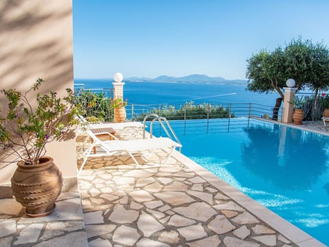 Villa Sotiris mit Pool und herrlichem Meerblick