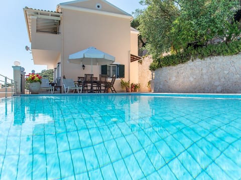 Villa Anthula mit Pool und herrlichem Meerblick