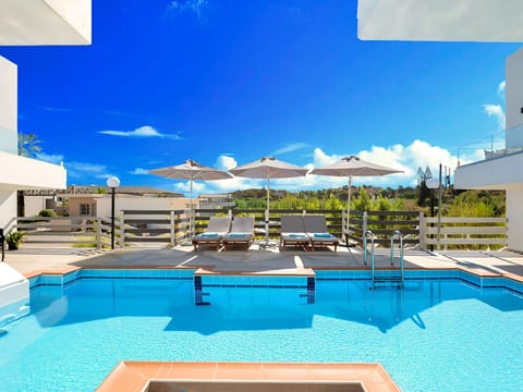 Pnoe Beachside Studio