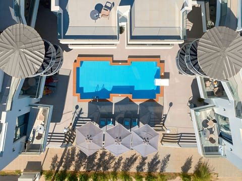 Pnoe Beachside Studio