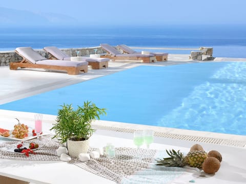SUPERB BEACH ACCESS LUXURY SEA VILLA POOL by Calypso Sunset
