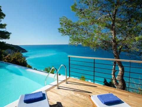 Milos Bay Villas- Brandneue moderne Villa mit spektakulärem Blick auf den Stran