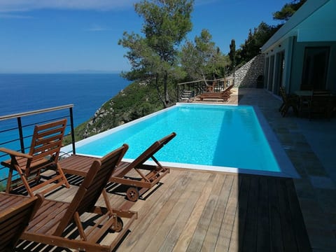 Milos Bay Villas- Brandneue moderne Villa mit spektakulärem Blick auf den Stran