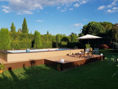 Unterkunft in einer Villa, Schwimmbad und großer