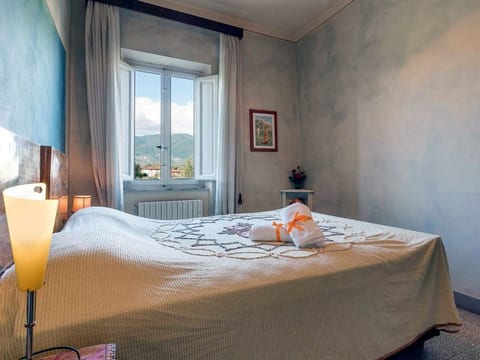 Unterkunft in einer Villa, Schwimmbad und großer