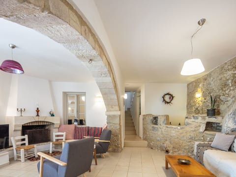 Traditionelle Villa mit Pool und BBQ, in der Näh