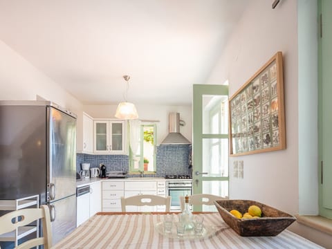 Traditionelle Villa mit Pool und BBQ, in der Näh