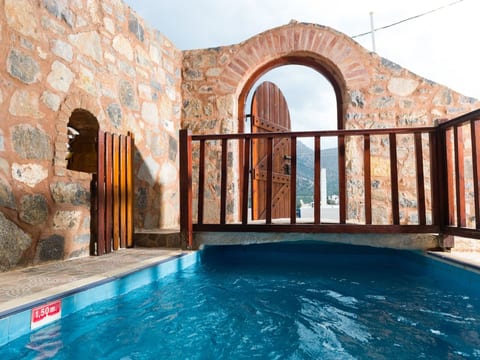 in Mavrikiano mit privatem Pool
