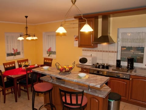 Hochwertiges Ferienhaus Steffi mit Terrasse