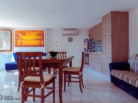 Haus in Punta Molara mit Garten und Grill