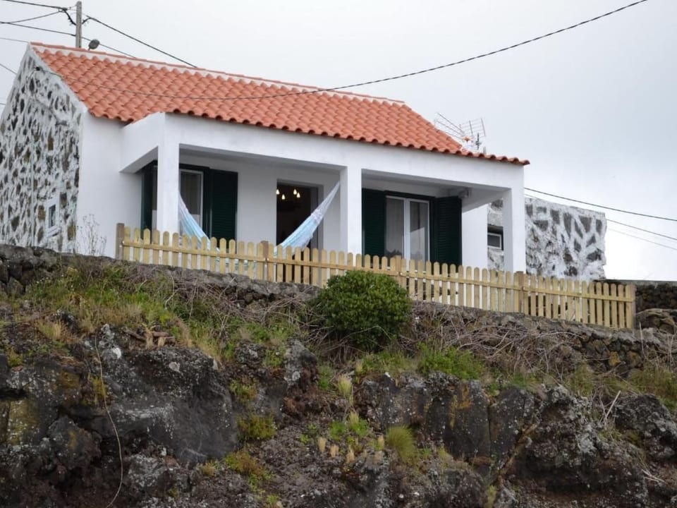 auf dem Land mit Meerblick - Angra do Heroísmo