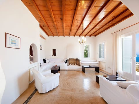 Grand Atemberaubende Villa mit Meerblick und privatem Pool
