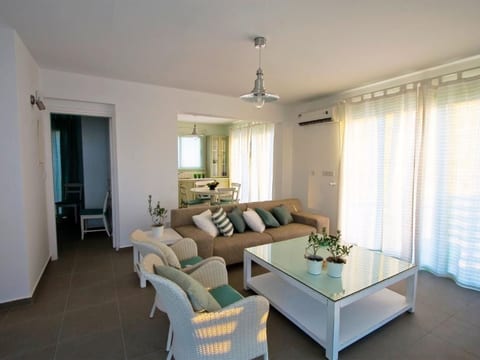 mit Garten, Grill und Terrasse