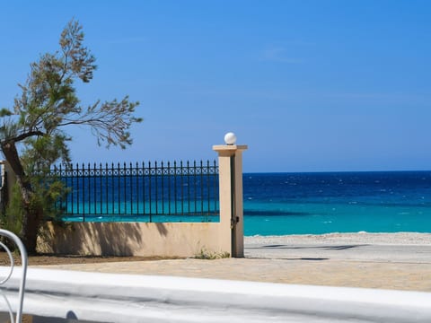 Eine unabhängige, voll ausgestattete Wohnung direkt am Meer.