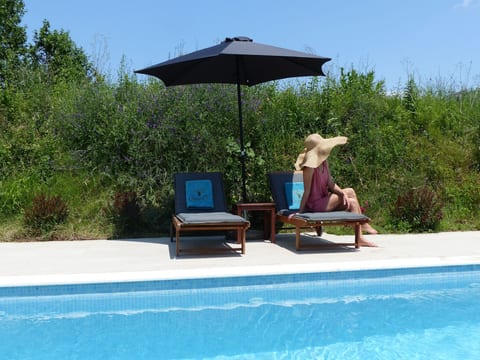 Casa O mit Swimmingpool and großer Terrasse