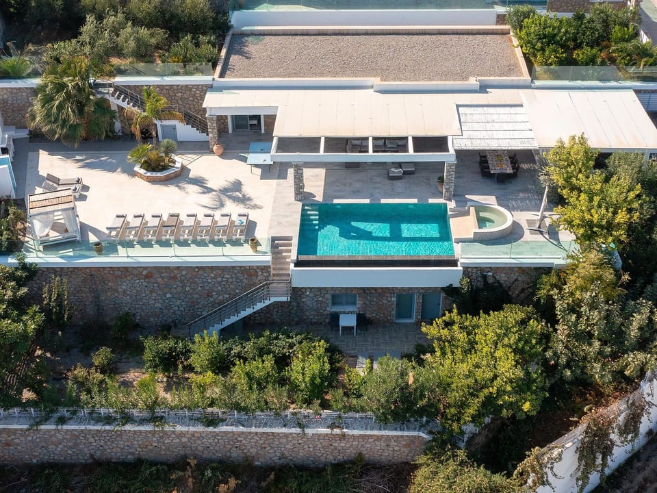 Moderne Luxusvilla - Pefki