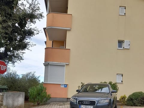 Wohnung in Fiorini mit Eigenem Balkon