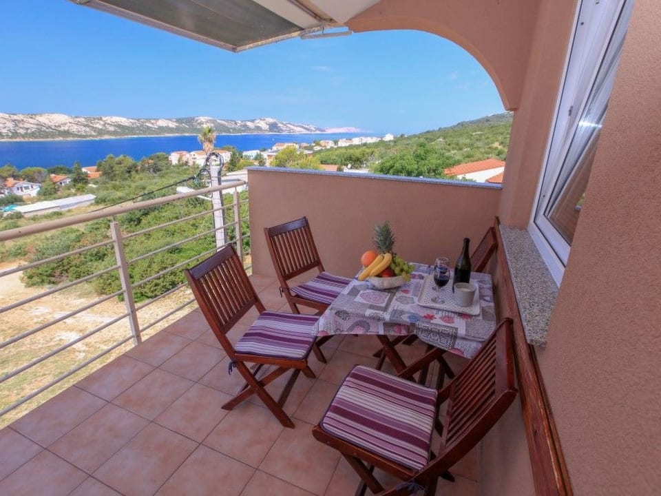 Appartement mit Balkon - Novalja