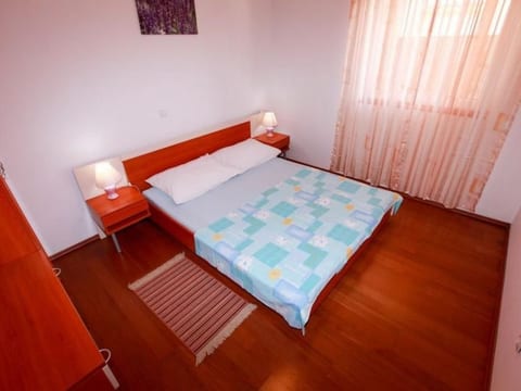 Appartement mit Balkon