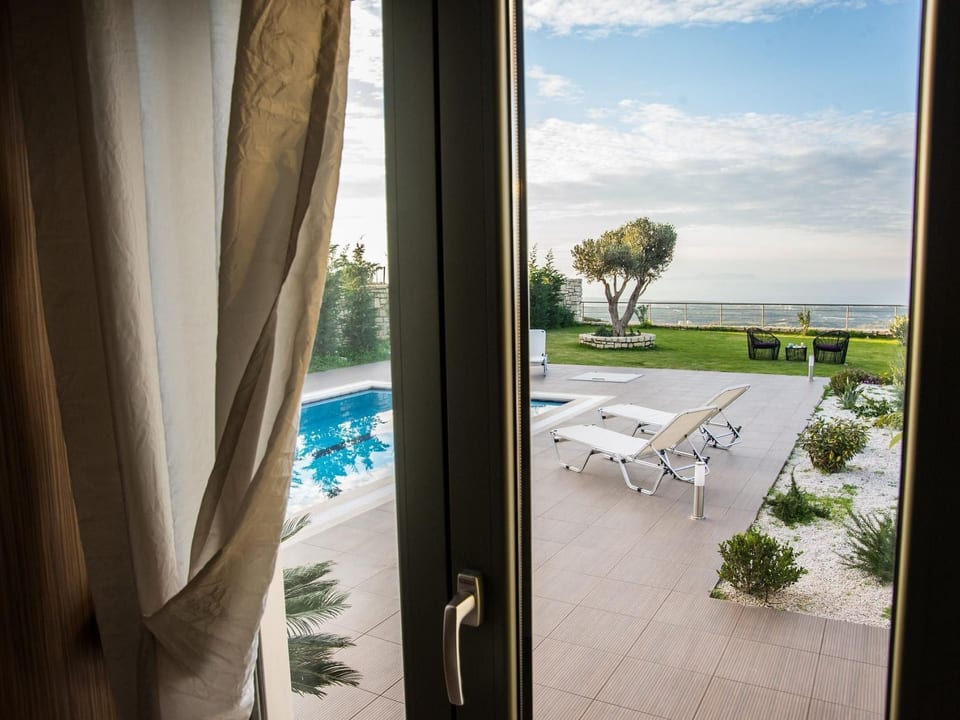 Villa familiar con piscina panorámica y vistas panorámicas - Adele