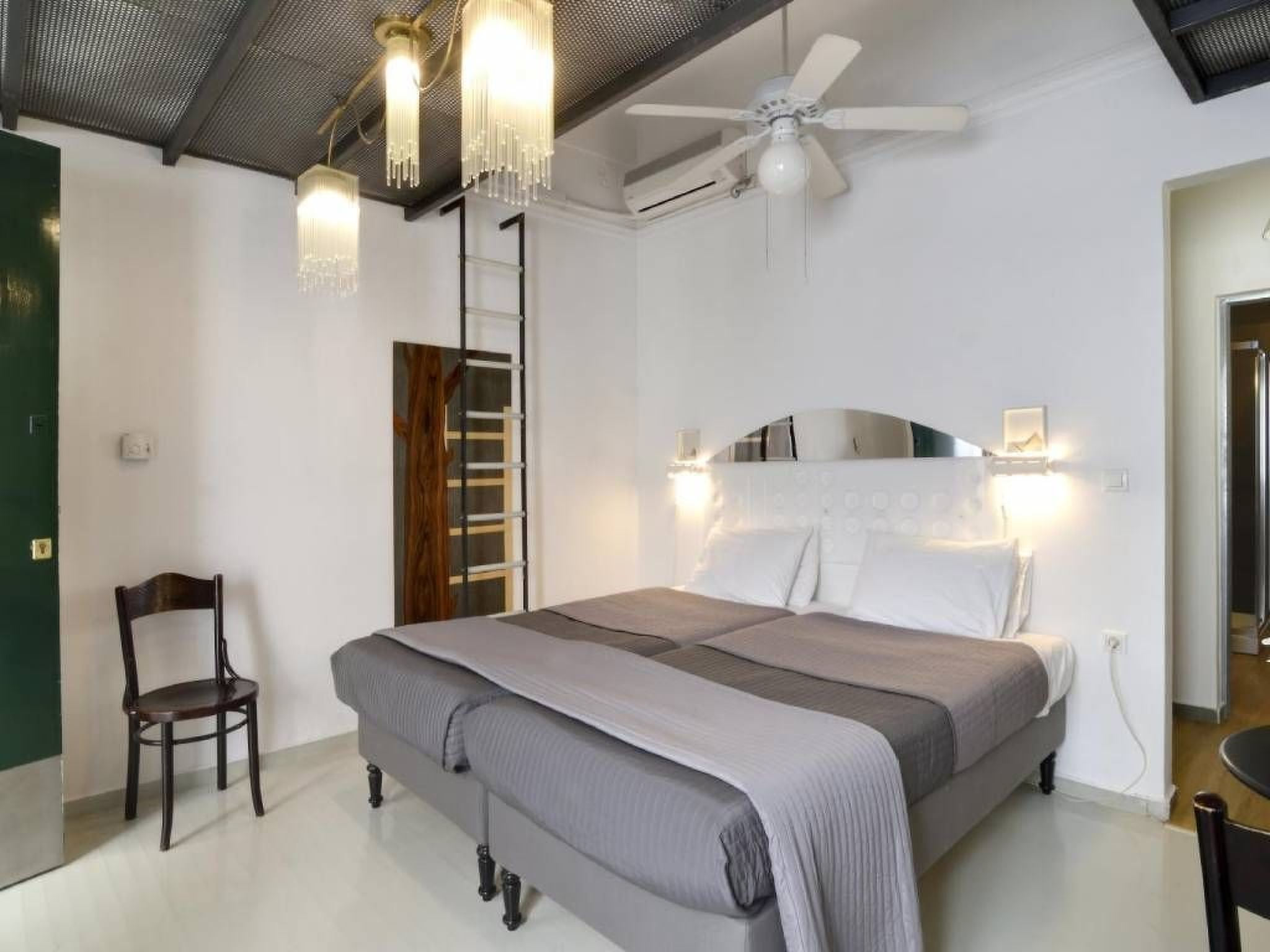 Studio "Purple Heart" mit Terrasse