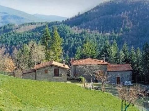 Appartement mit Grill, gemeinsamem Pool und Garten
