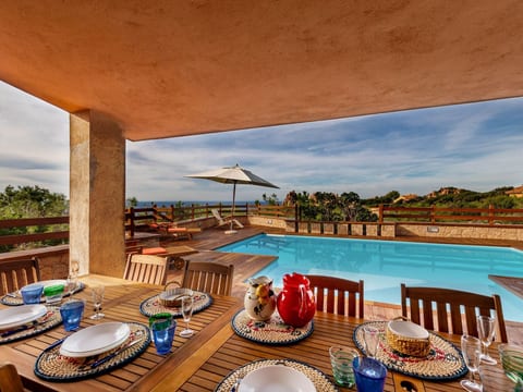 für 2 Personen und 4 Kinder in Costa Paradiso, Sardinien (Gallura)