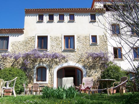 Sehr großes Ferienhaus inmitten der Natur