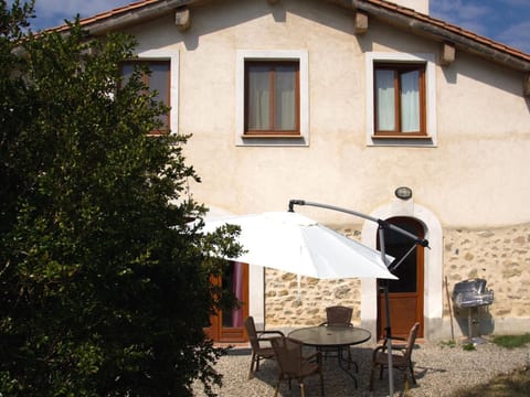 Luxuriöses Ferienhaus mit mehreren Terrassen
