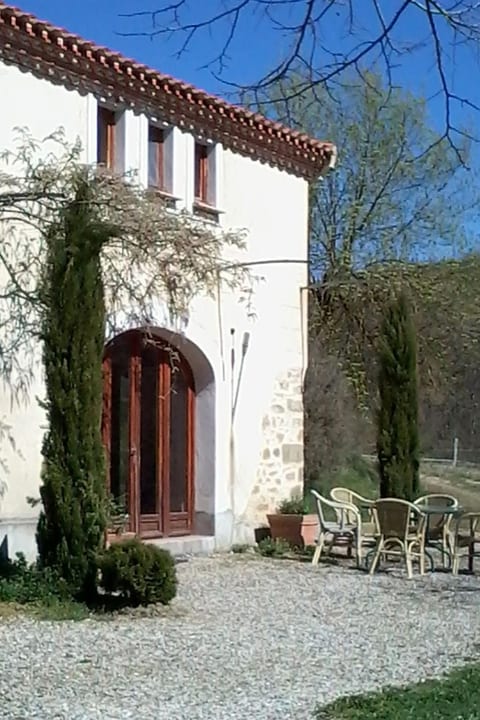 Luxuriöses Ferienhaus mit mehreren Terrassen