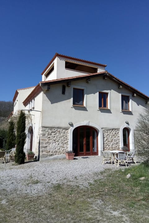 Luxuriöses Ferienhaus mit mehreren Terrassen