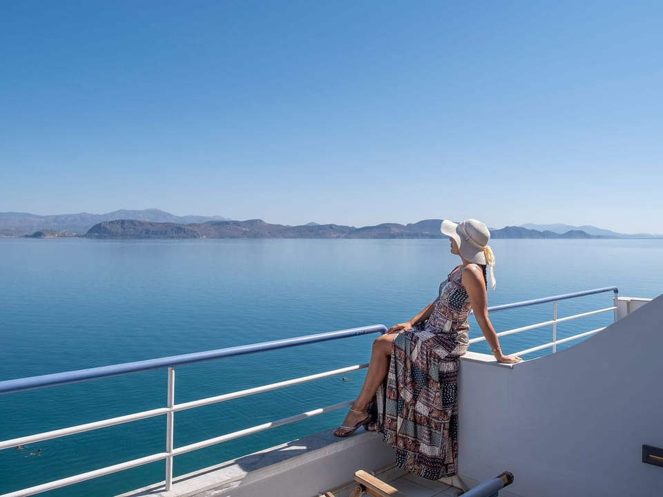 Apartamento de lujo de una habitación directamente en el agua, con vista al mar - Argos