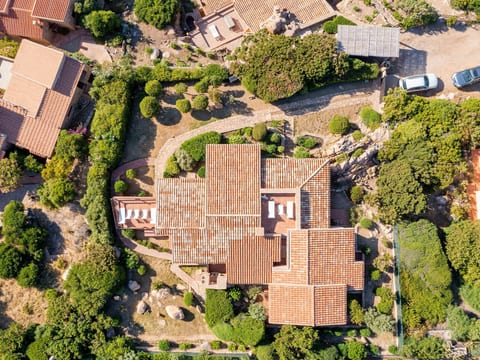Villa mit privatem Garten und Meerblick