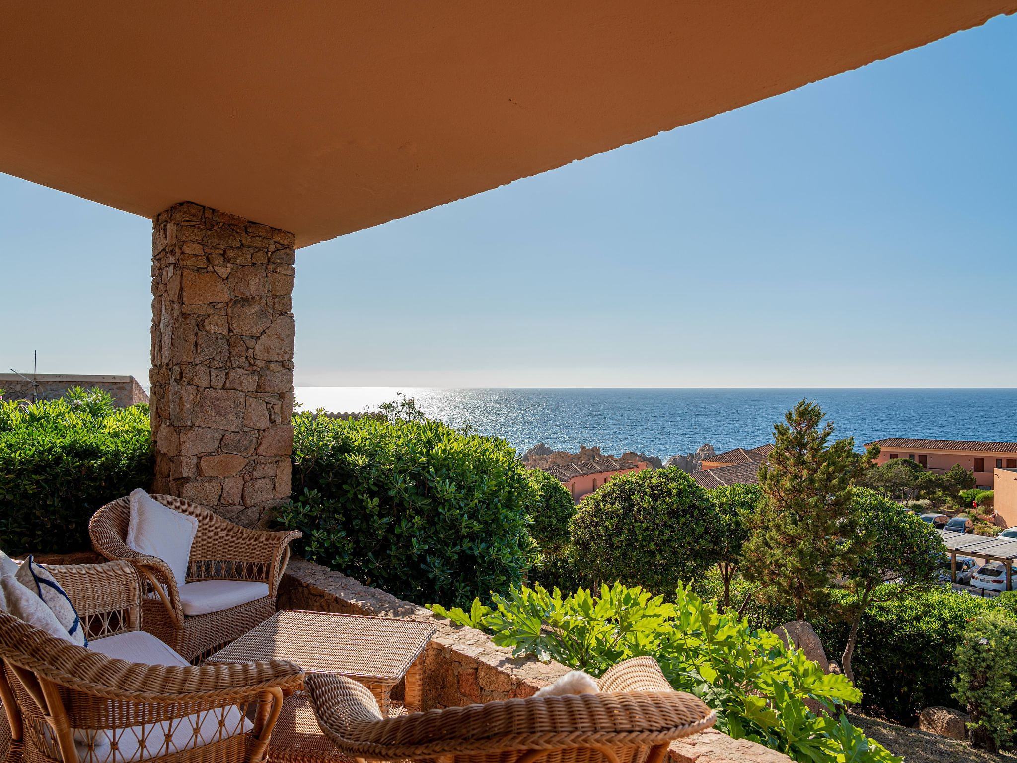 Villa mit privatem Garten und Meerblick